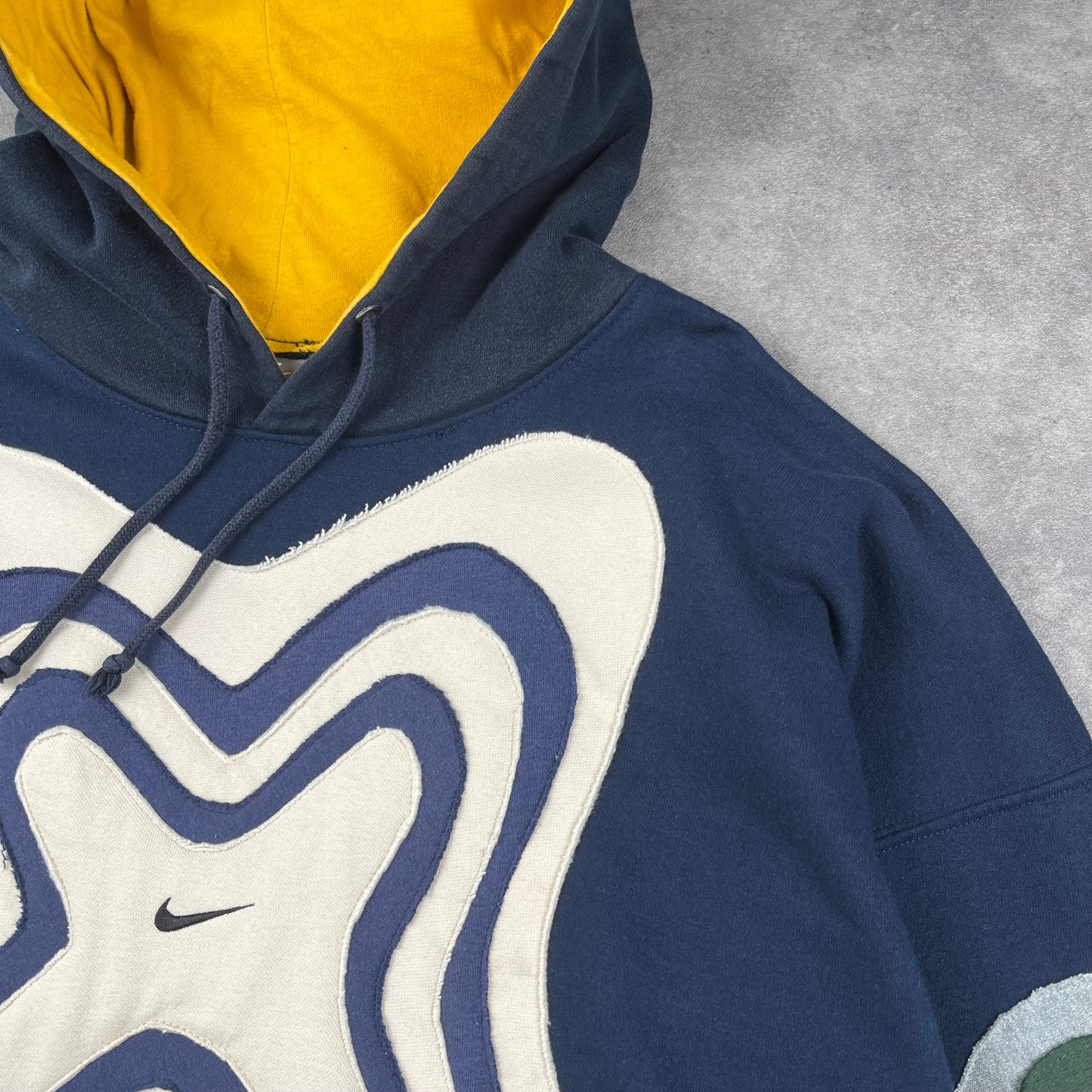 Custom Reworked Nike Sweat-shirt