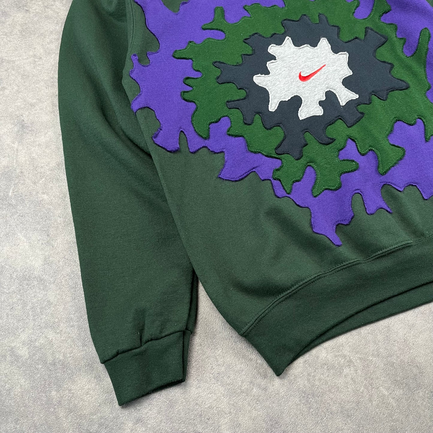 Custom Reworked Nike Sweat-shirt