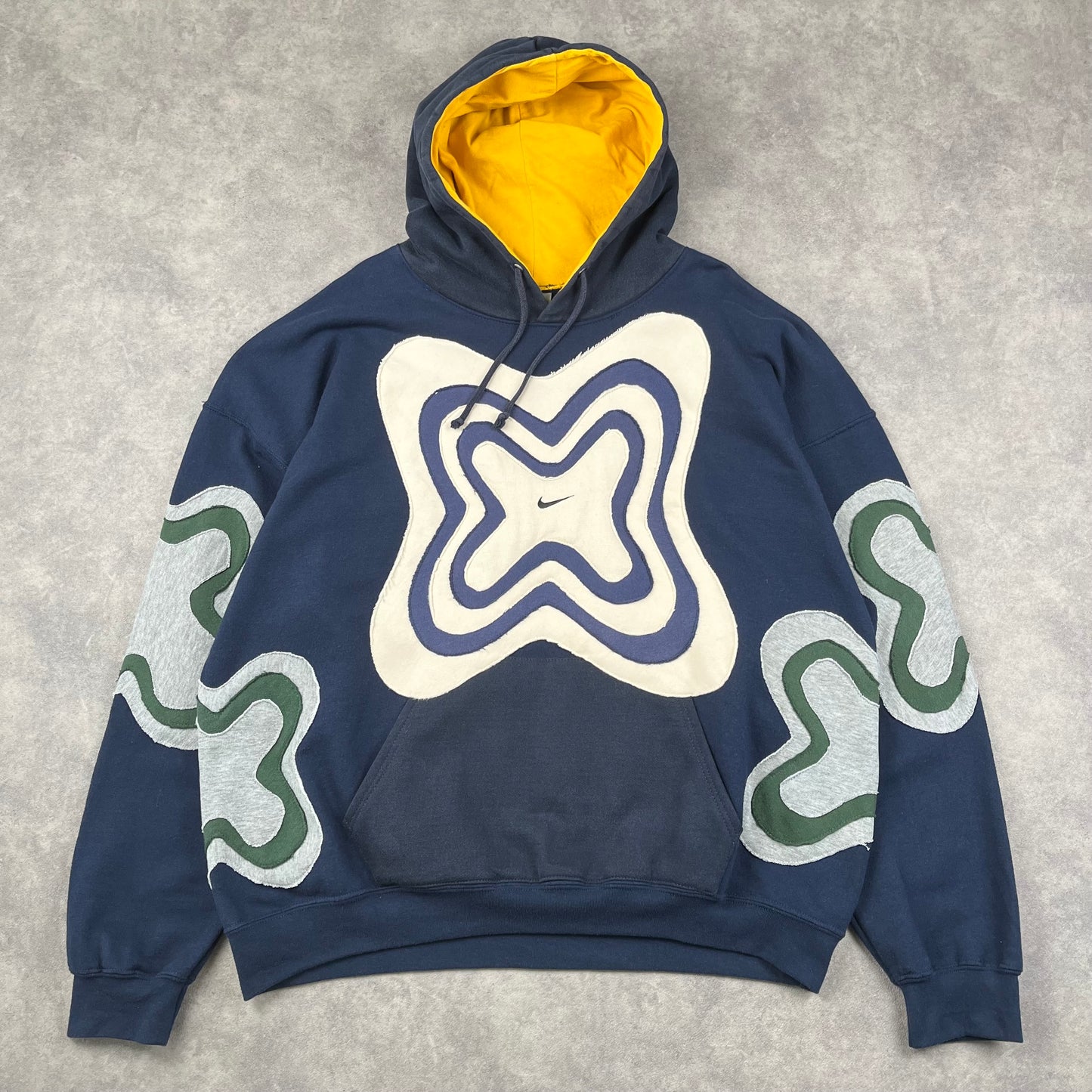 Custom Reworked Nike Sweat-shirt